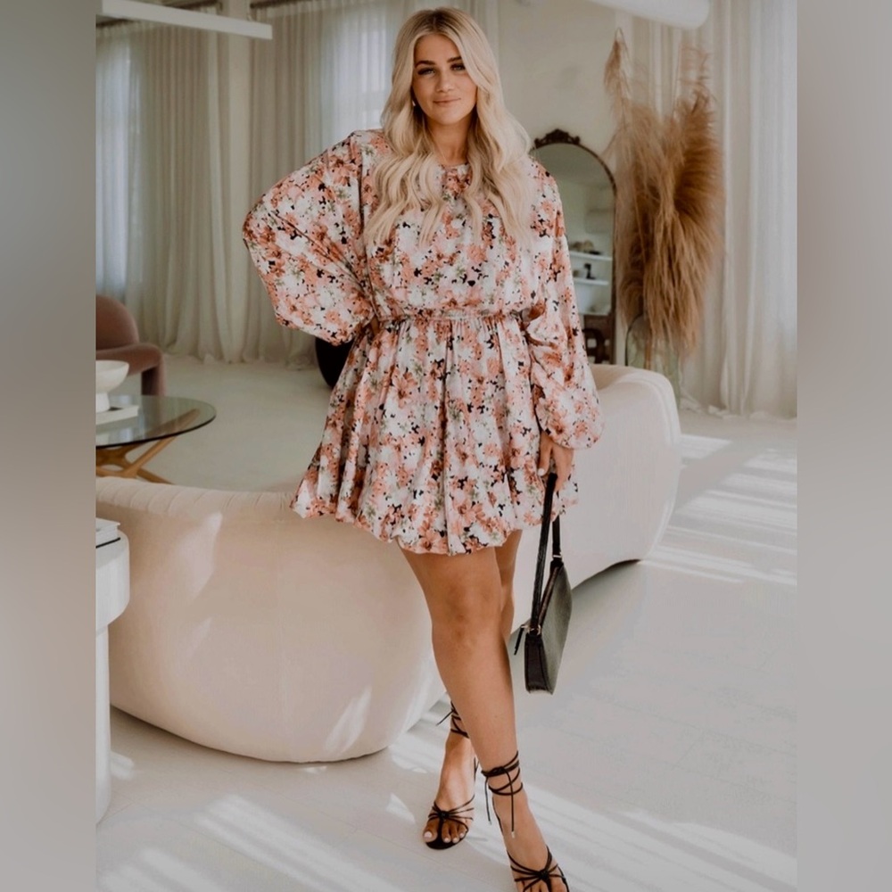 Elegant Floral Long Sleeve Dress - Picture 1 of 4